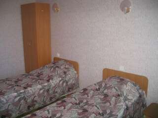 Гостевой дом Крымские дачи Щёлкино Трехместный номер эконом-класса с общей ванной комнатой-5