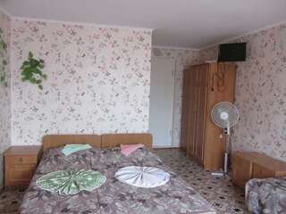 Гостевой дом Крымские дачи Щёлкино Четырехместный номер «Комфорт»-13